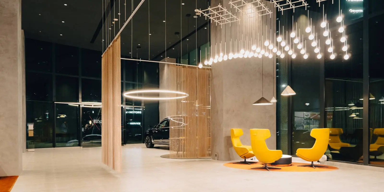BMW SHOWROOM